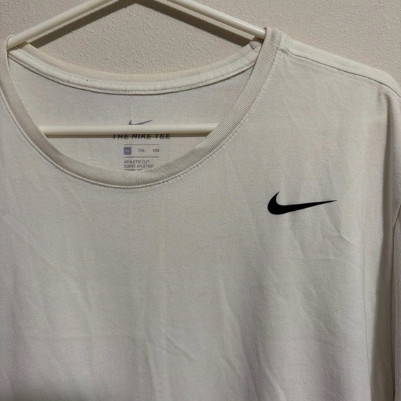 Men’s Nike Dri-fit exercise tee - Picture 2 of 3